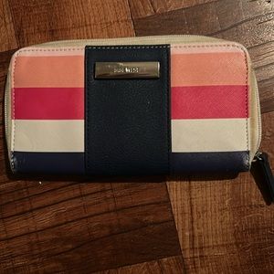 Nine West wallet